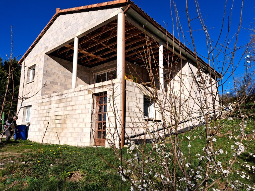 Maison hors d’air/hors d’eau sur sous-sol, à finir d’aménager