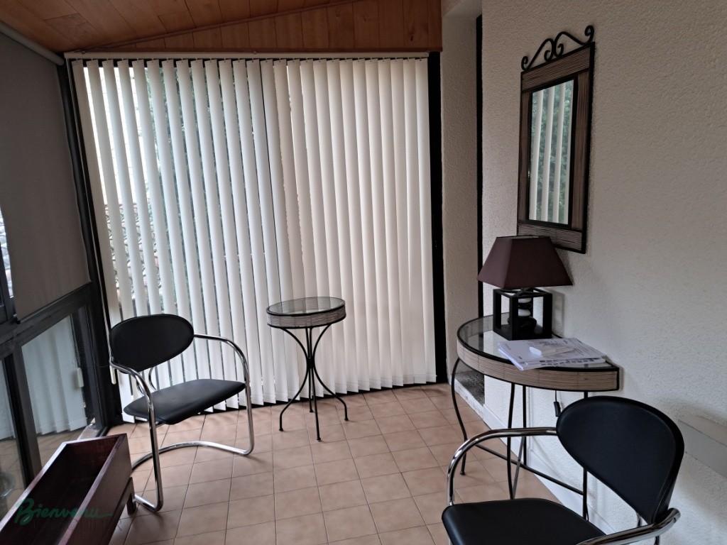 Belle maison de ville en pierres jaunes sur caves, de 140 m² habitables sur 2 niveaux