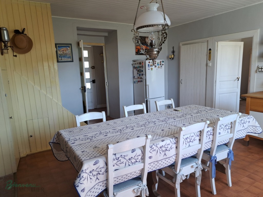 Ancienne maison en pierre crépie d’environ 112 m² habitables