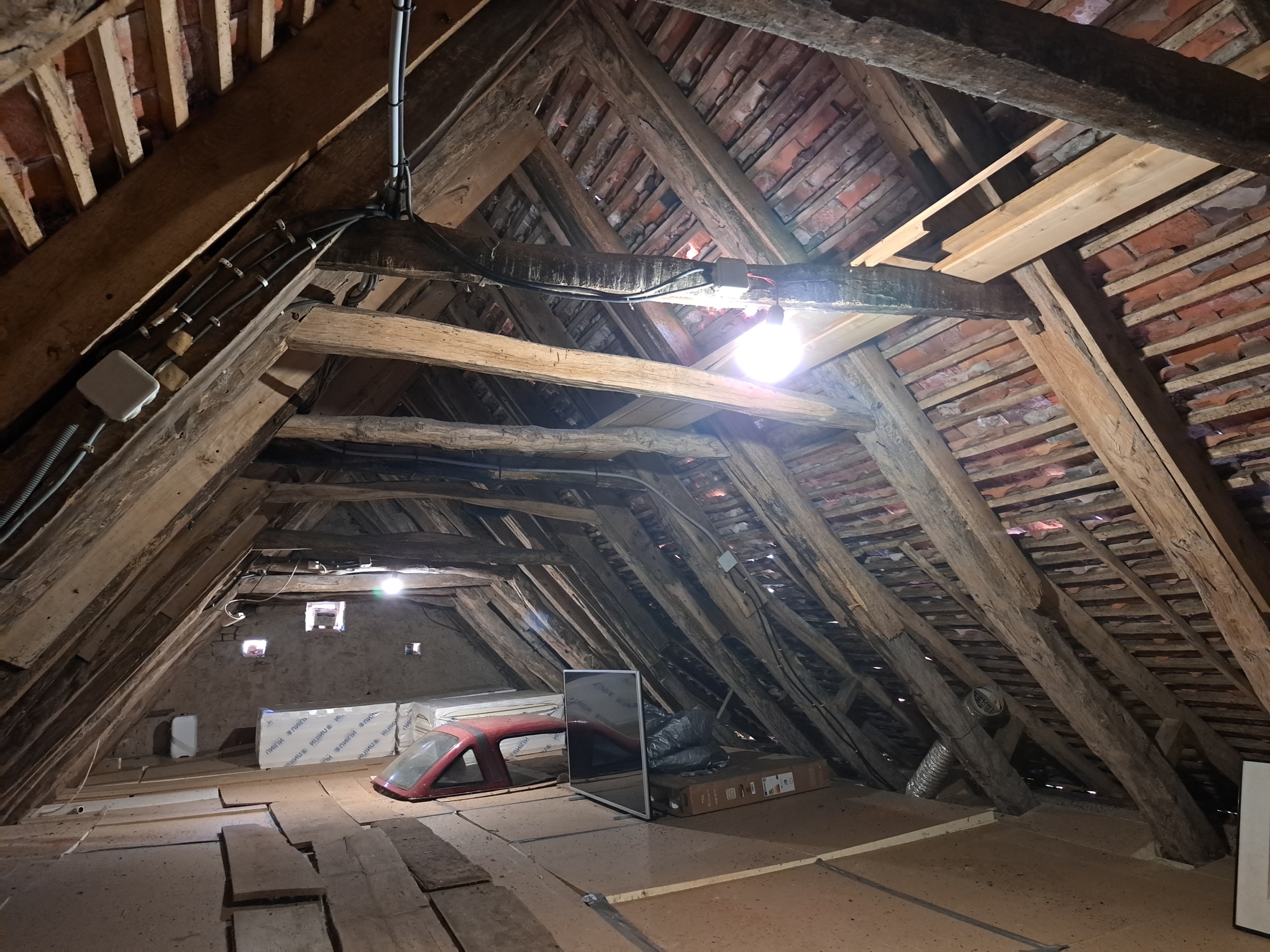Ancienne maison en pierre crépie d’environ 112 m² habitables