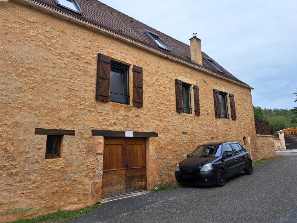 Jolie maison en pierre tout confort, d’environ 100 m² habitables
