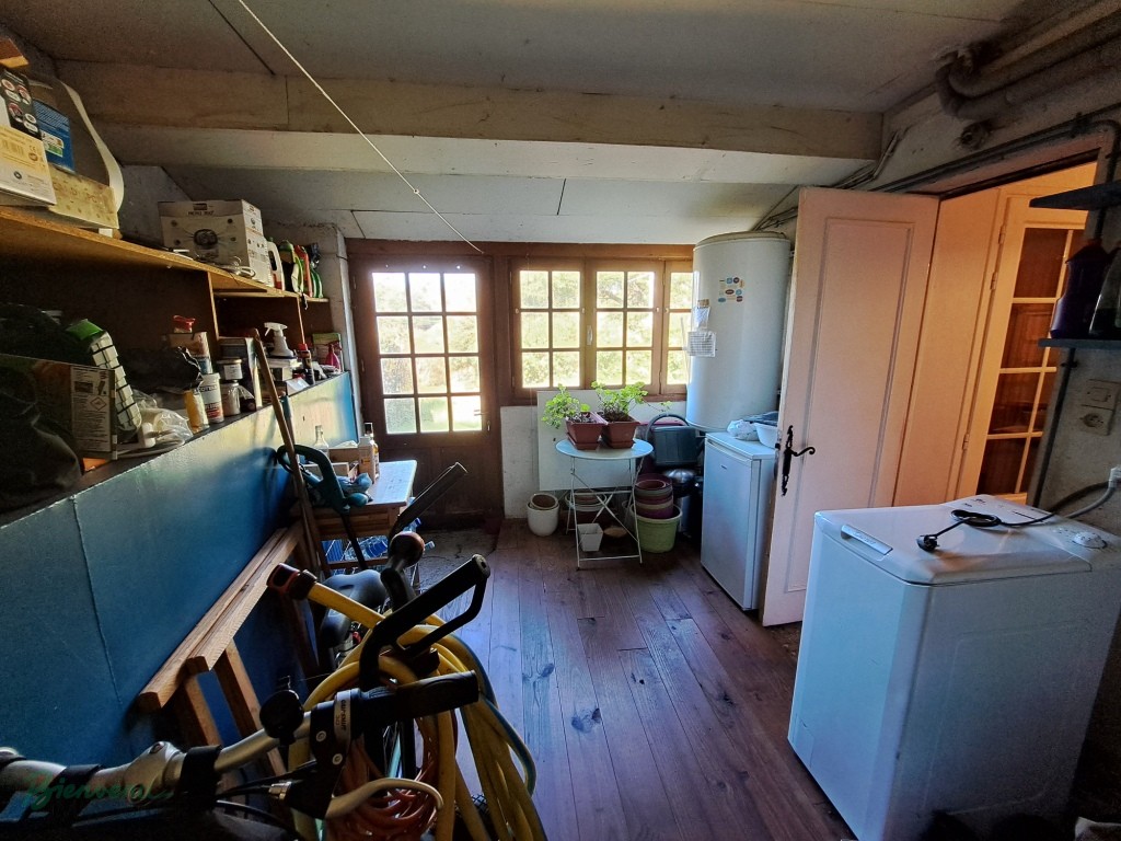 Charmante maison en pierre ancienne, d’environ 90 m² habitables sur 2 niveaux