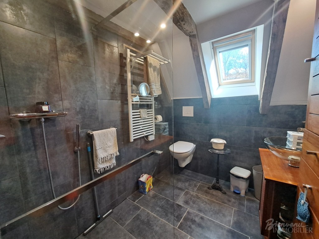 Maison en pierre de 1723 avec belles vues, d’environ 90 m² au sol,