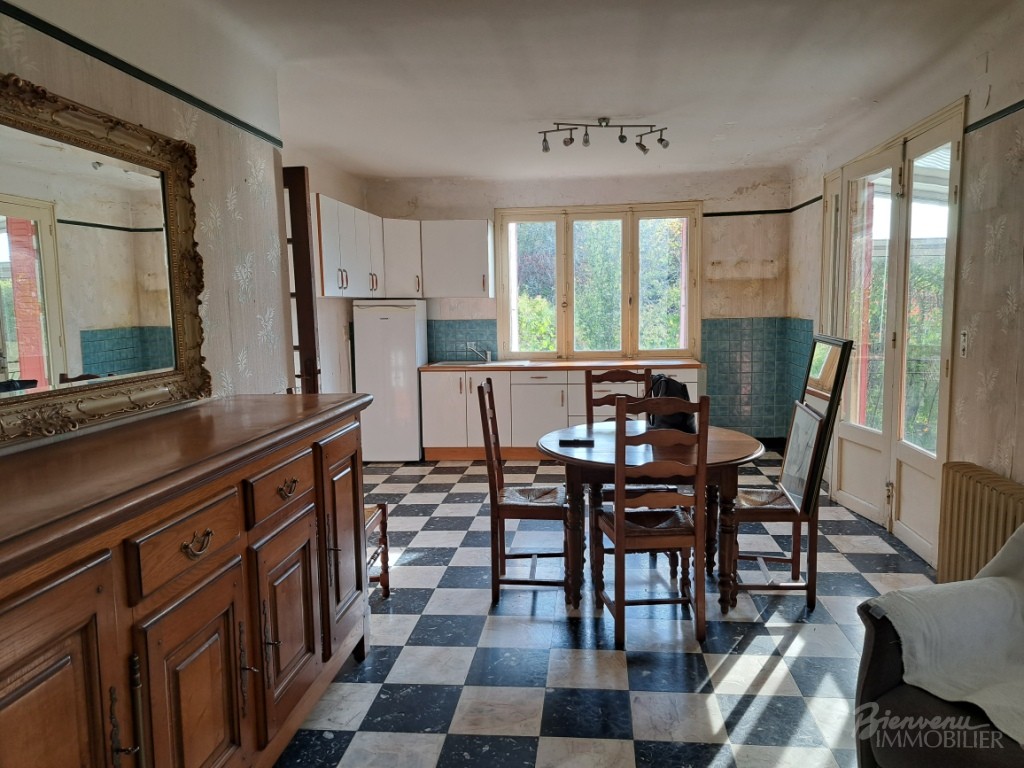 Maison d’habitation à rénover avec véranda, d’environ 80 m² sur sous-sol