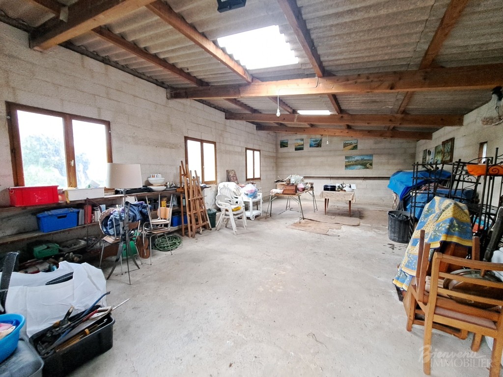 Maison d’habitation à rénover avec véranda, d’environ 80 m² sur sous-sol