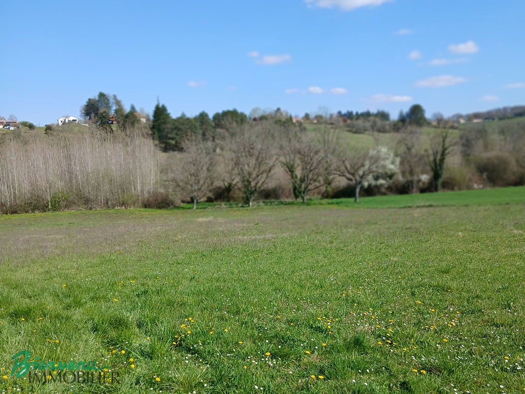 TERRAIN  de 3428 m² dont 1382 m² en zone AU