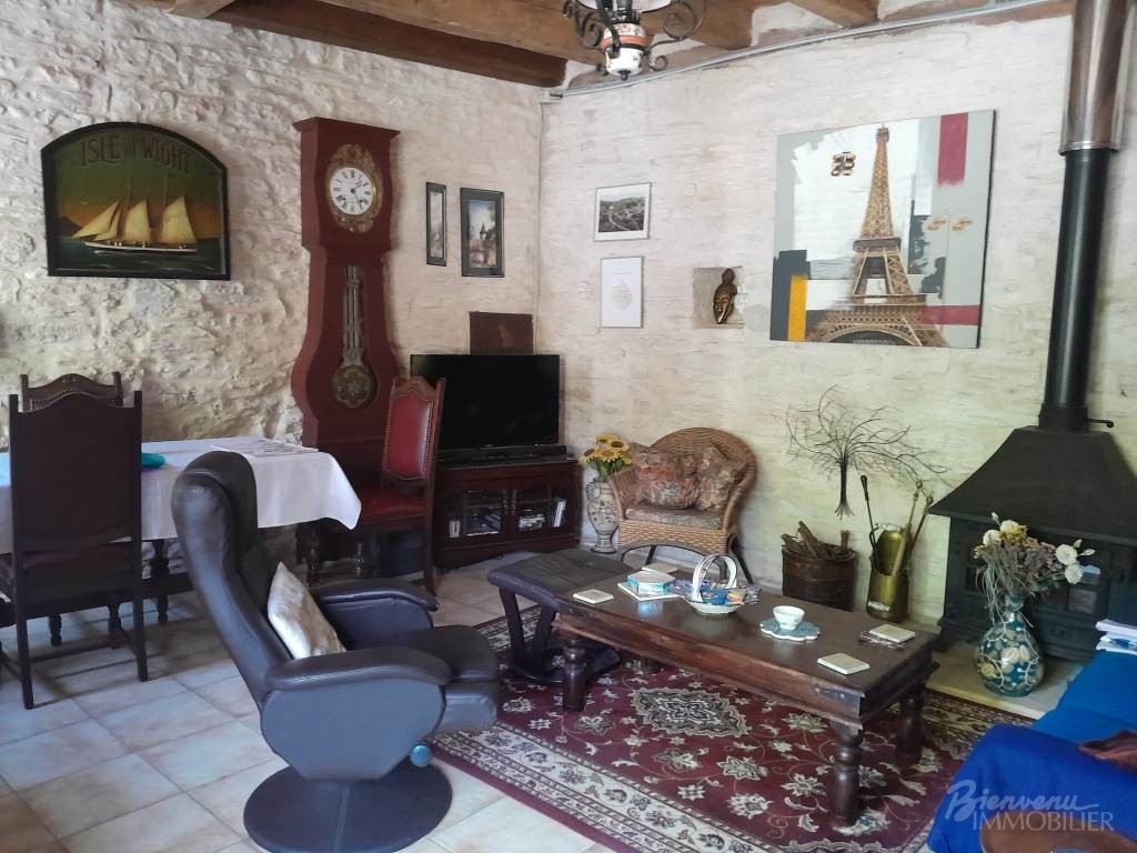 Jolie Maison ancienne en pierre d’environ 145 m² habitables