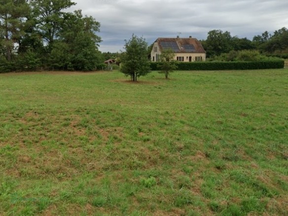 Terrain constructible de 2004 m².