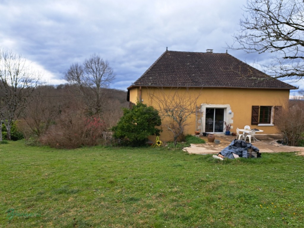 Maison d’environ 180 m² habitables sur 2 niveaux + sous-sol avec garage, terrasse et terrasse couverte