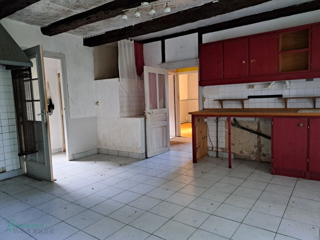 Charmante maison en pierre à rénover, d’environ 105 m² habitables,