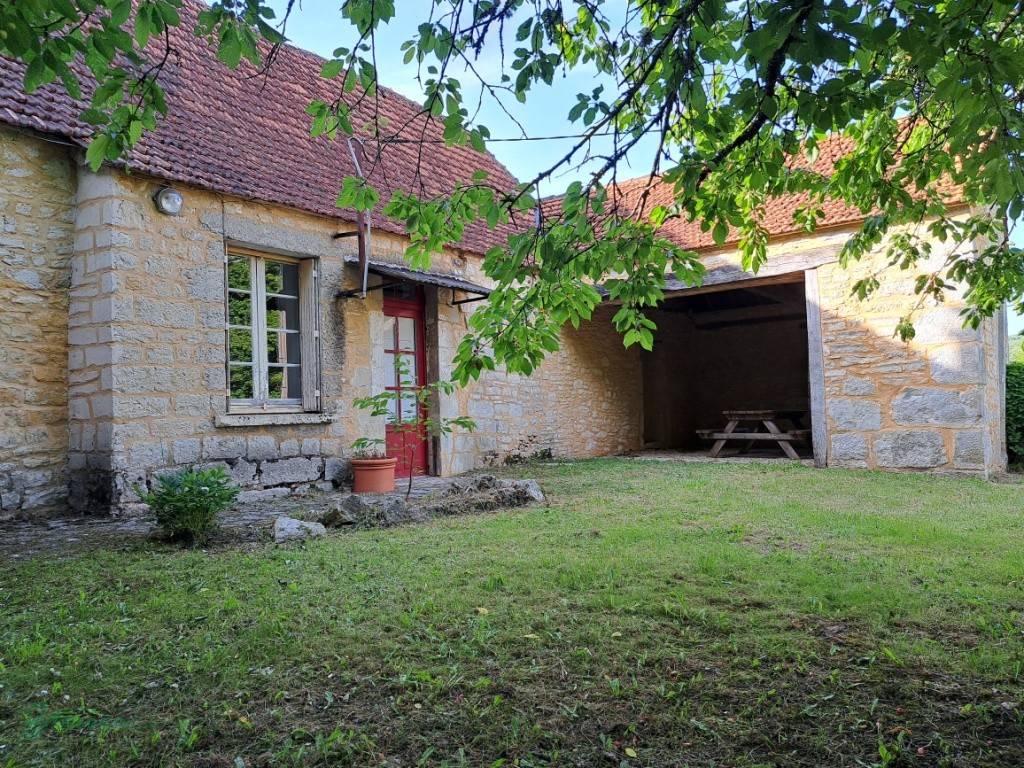 Charmante maison en pierre à rénover, d’environ 105 m² habitables,