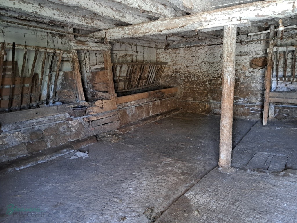 Belle grange en pierre d’env. 105 m² au sol sur 2 niveaux,