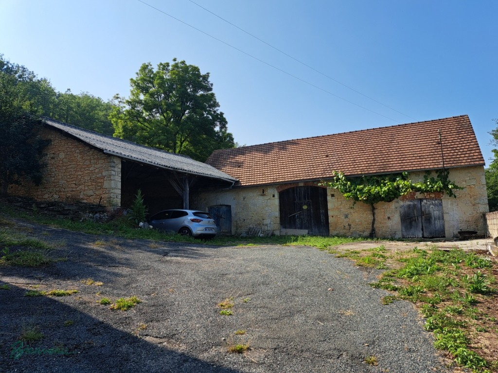 Belle grange en pierre d’env. 105 m² au sol sur 2 niveaux,